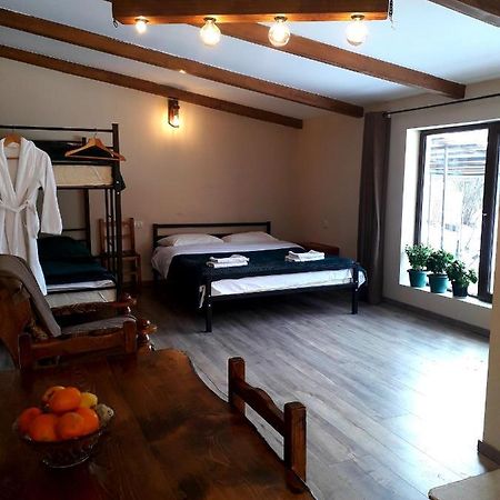 Holiday Home Borjomi Bagian luar foto