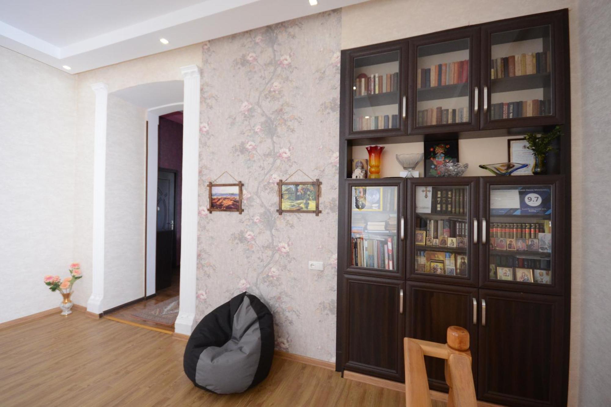 Holiday Home Borjomi Bagian luar foto